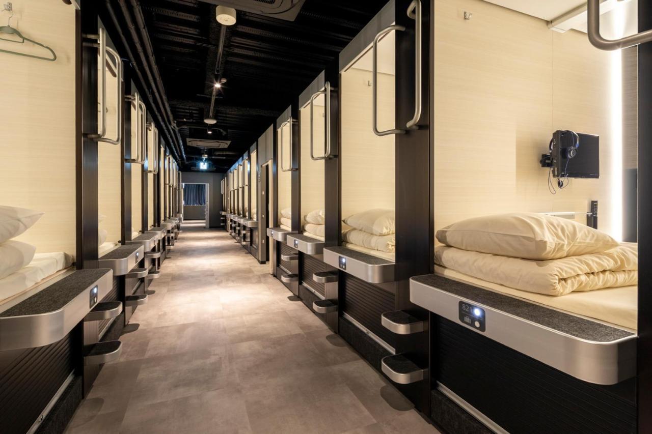 Capsule Cube Capsule hotel *