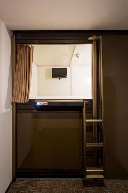 Capsule Cube Capsule hotel
