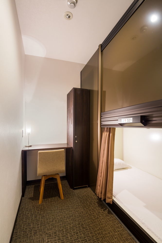 Capsule hotel Capsule Cube *